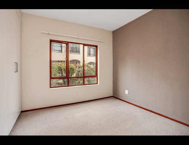 2 BEDROOM APARTMENT FOR SALE IN LONEHILL